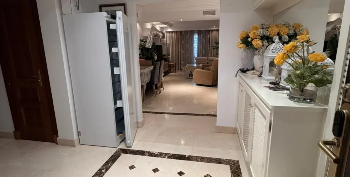 Продажа апартаментов на первом этаже в New Golden Mile 8