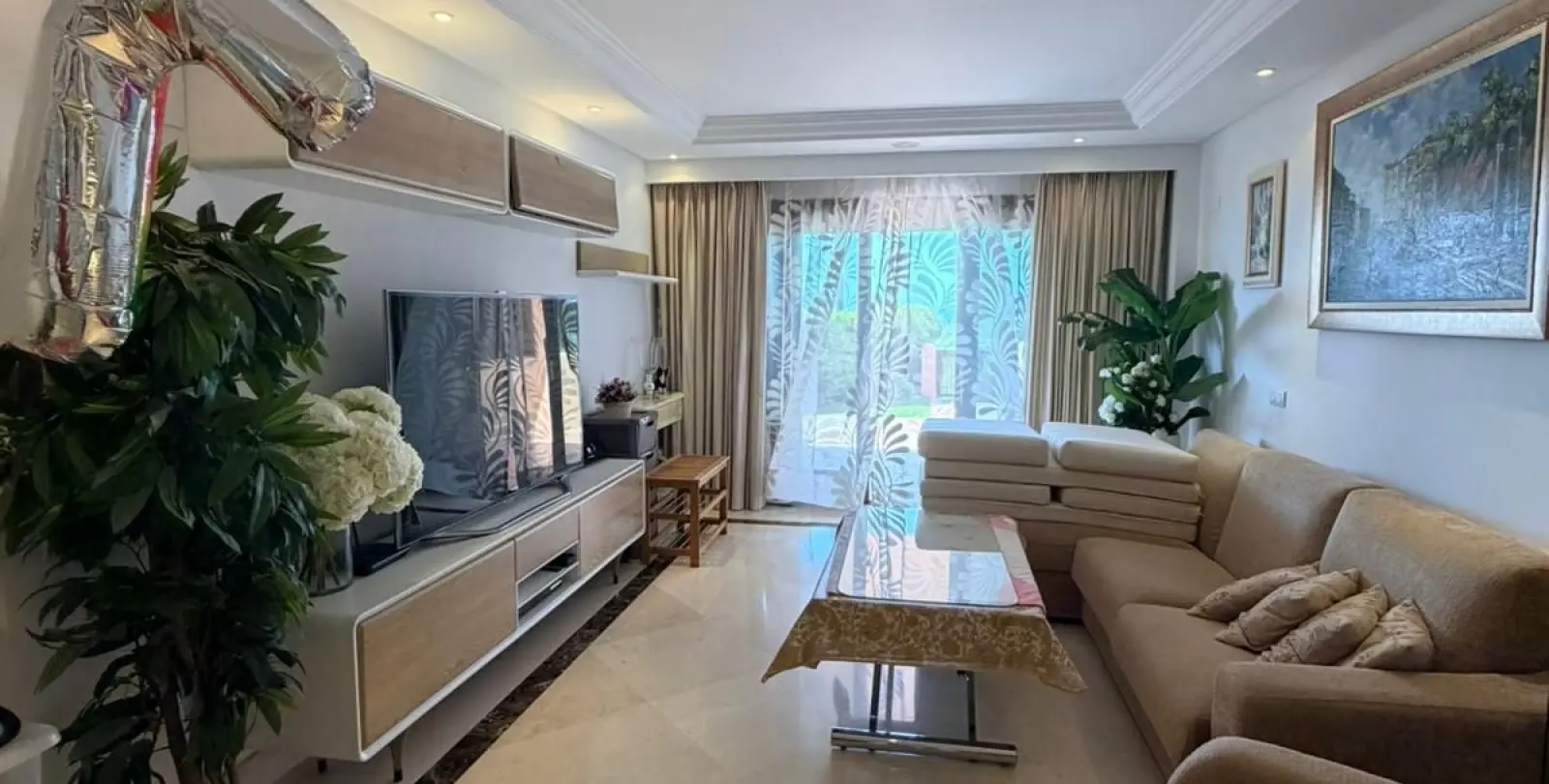 Venta de apartamento en planta baja en New Golden Mile 7