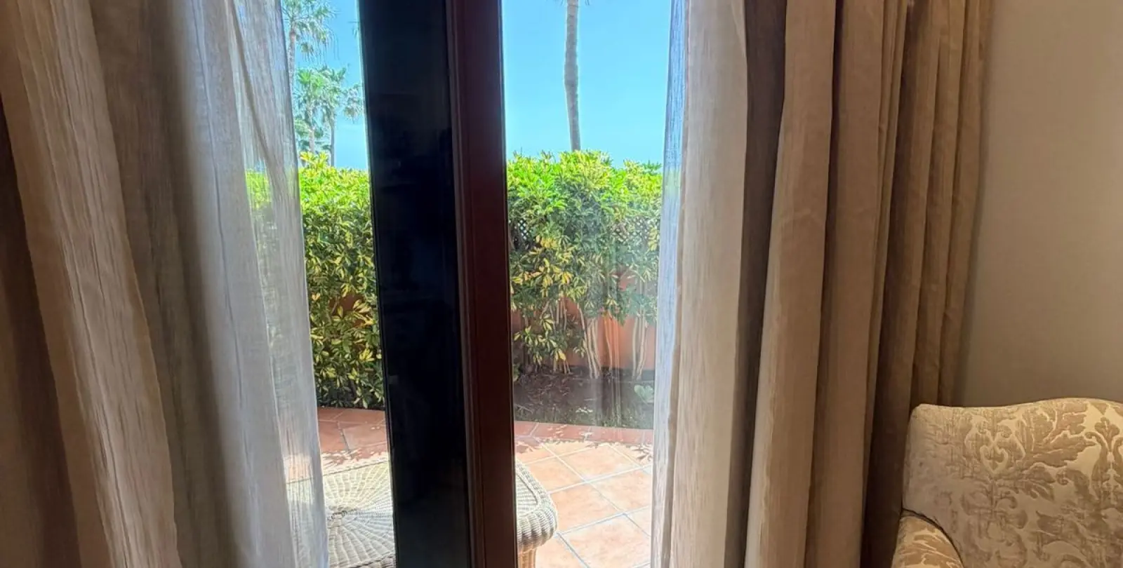 Venta de apartamento en planta baja en New Golden Mile 14