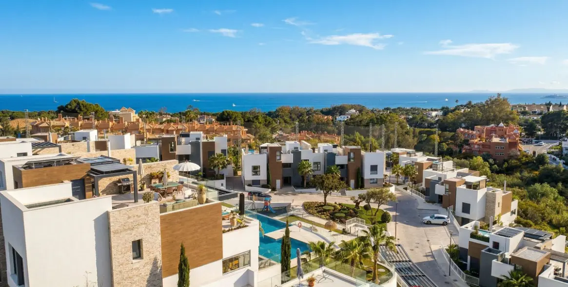 Sale of penthouse duplex in Cabopino 2