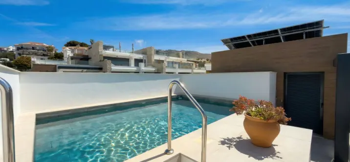 Sale of penthouse duplex in Cabopino 3