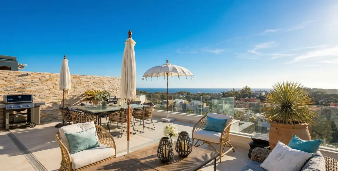 Sale of penthouse duplex in Cabopino 5