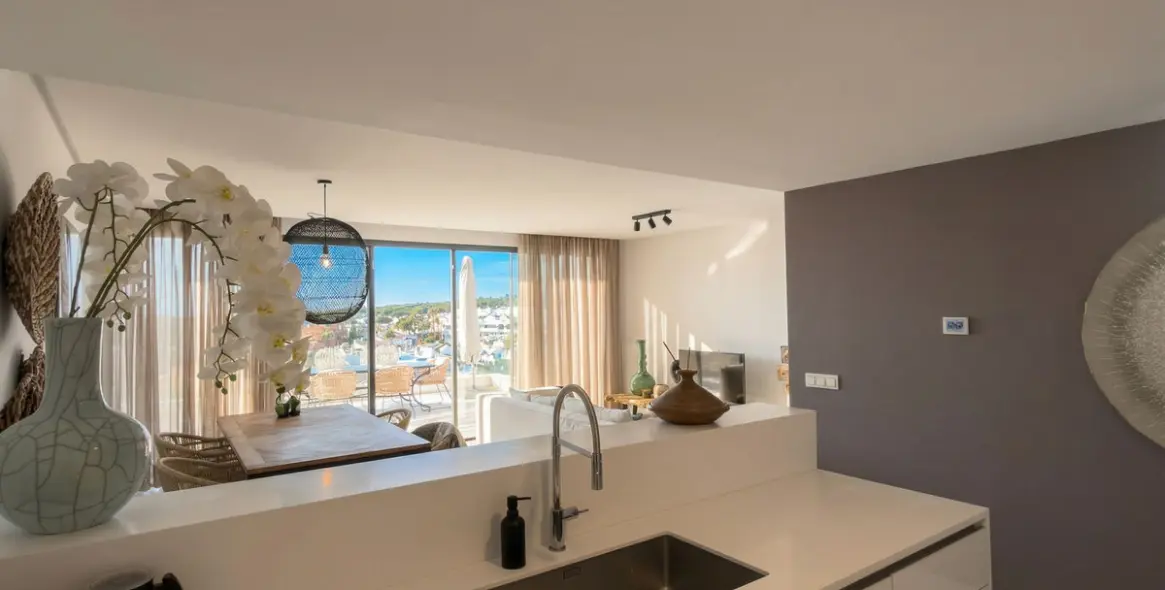 Sale of penthouse duplex in Cabopino 6