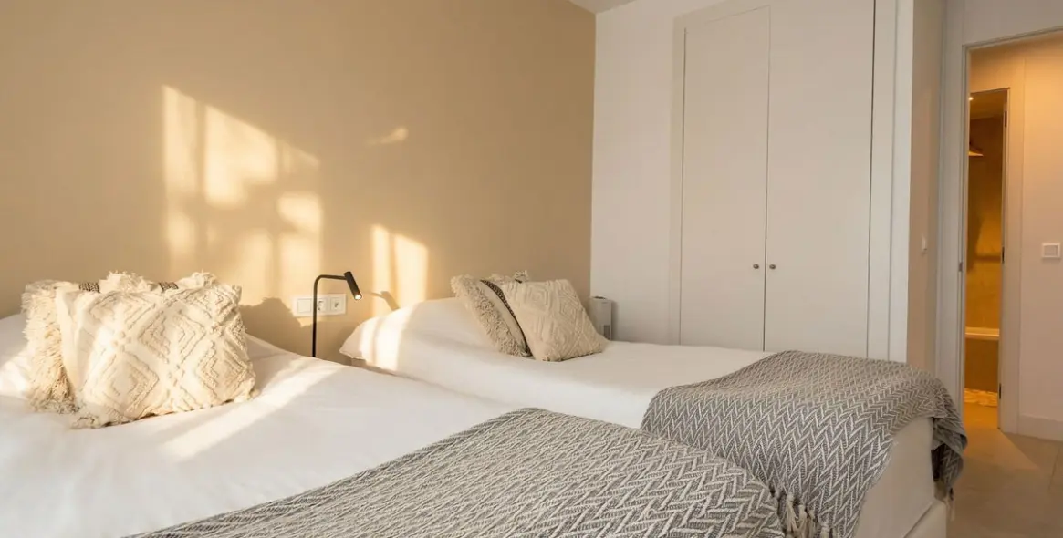 Sale of penthouse duplex in Cabopino 18