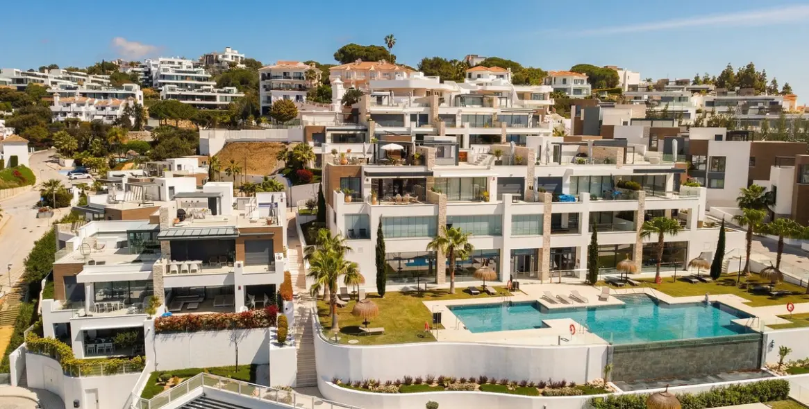 Sale of penthouse duplex in Cabopino 33