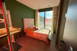 Image 4 thumb