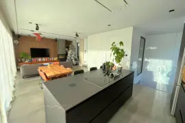 Image 9 thumb