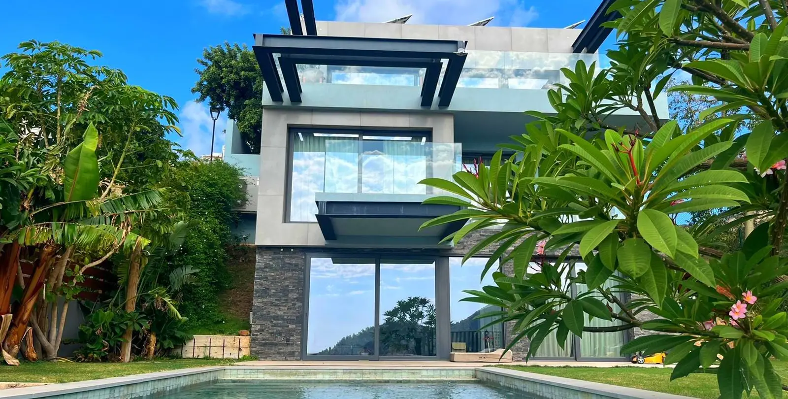 Sale of detached villa in Mijas 1