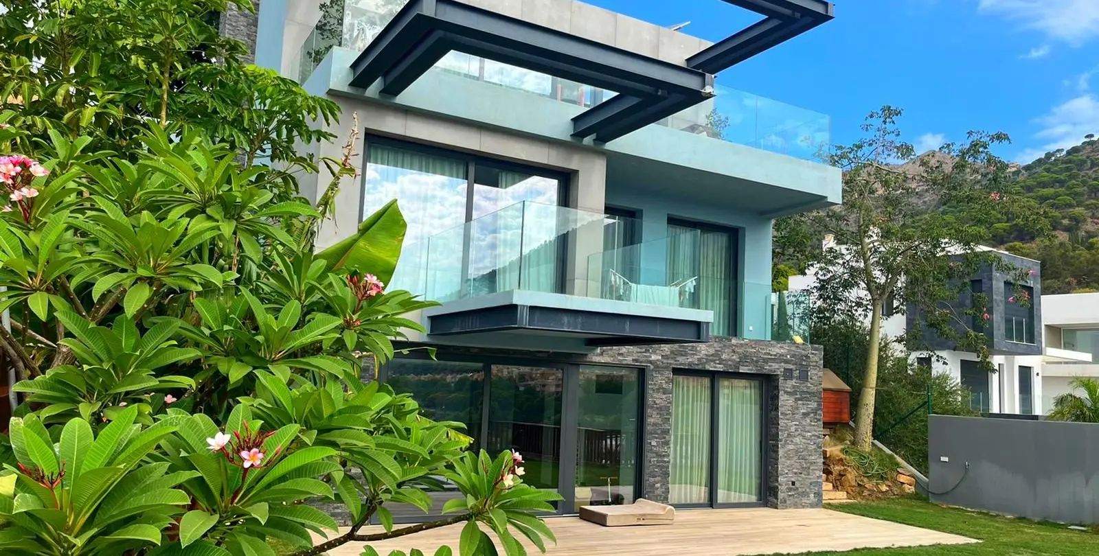 Sale of detached villa in Mijas 38