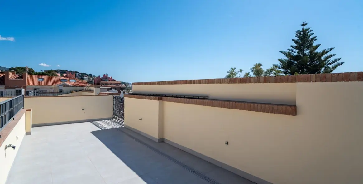 Sale of penthouse duplex in Monte Sancha 19
