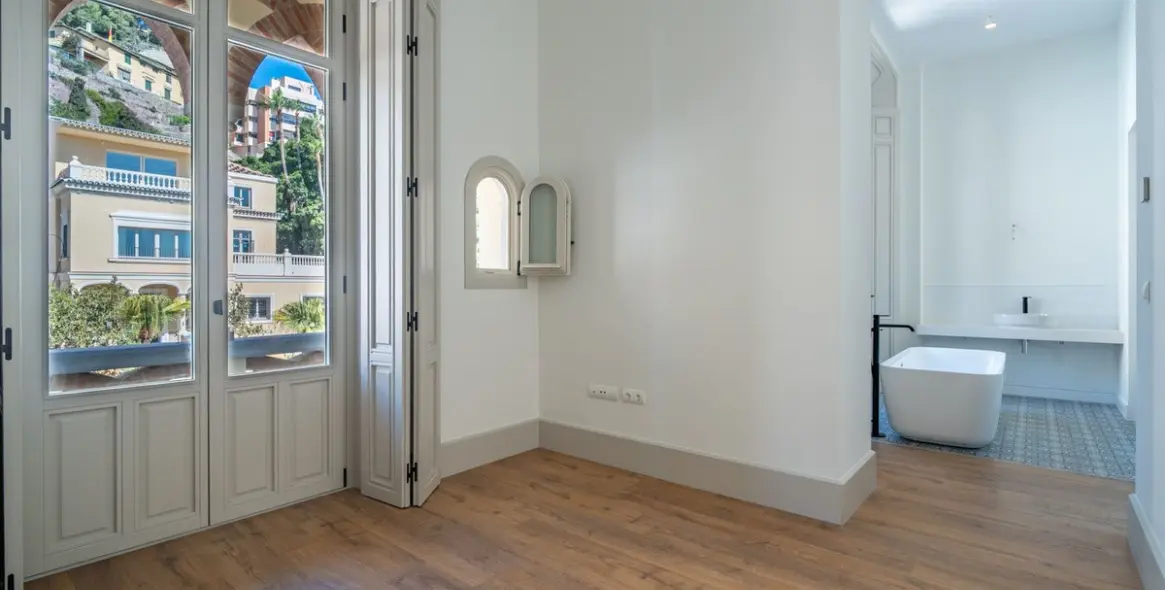 Sale of penthouse duplex in Monte Sancha 10