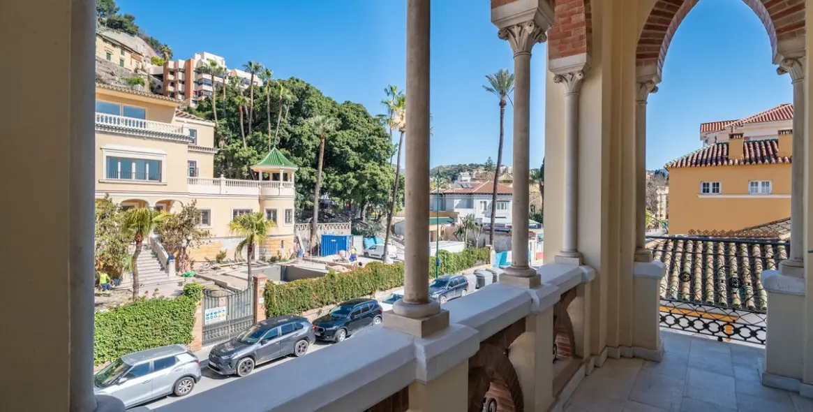Sale of penthouse duplex in Monte Sancha 13