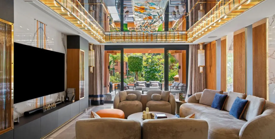 Sale of ground floor apartment in Puerto Banús 1