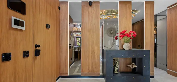 Sale of ground floor apartment in Puerto Banús 2