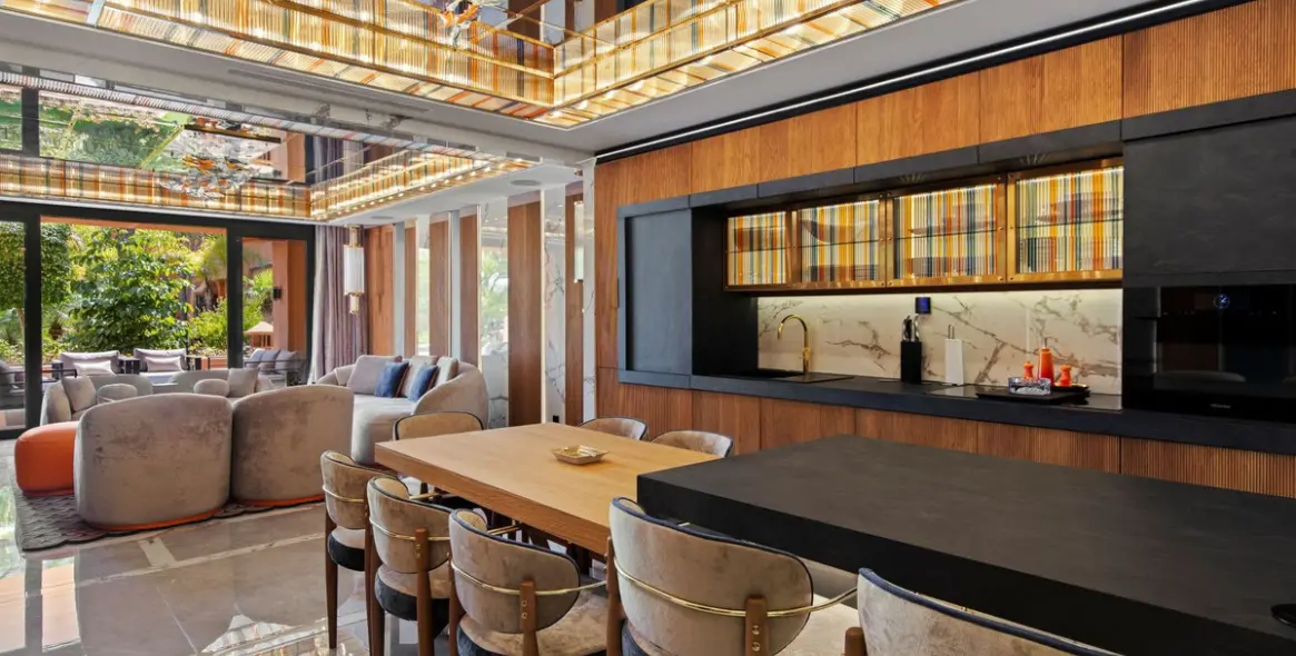 Sale of ground floor apartment in Puerto Banús 15