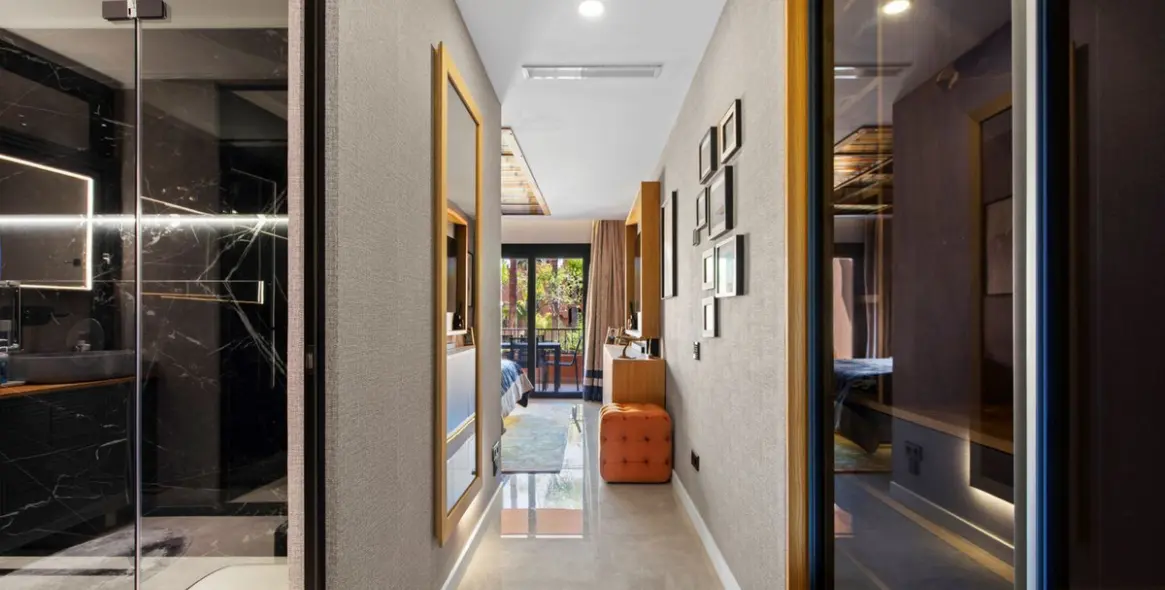 Sale of ground floor apartment in Puerto Banús 19