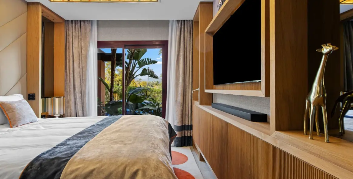 Sale of ground floor apartment in Puerto Banús 27