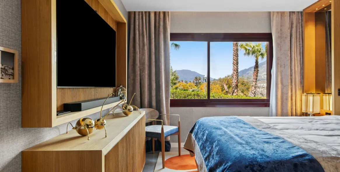 Sale of ground floor apartment in Puerto Banús 35