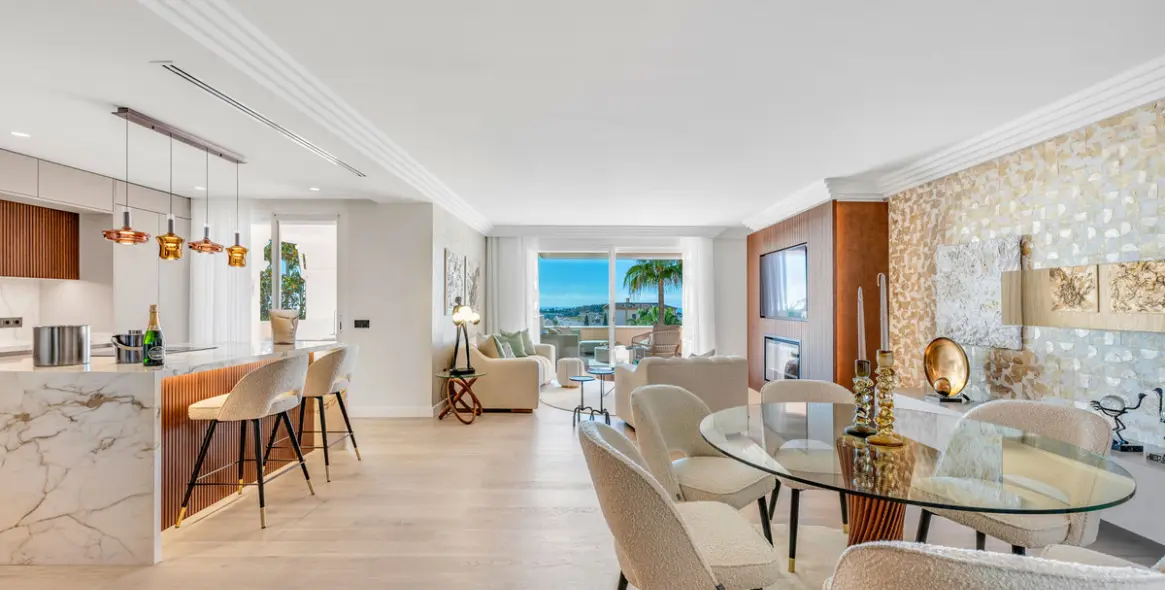 Sale of middle floor apartment in Nueva Andalucía 2