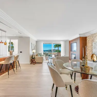 Sale of middle floor apartment in Nueva Andalucía