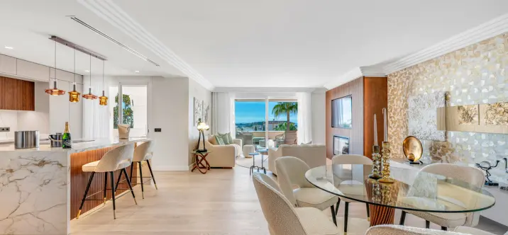 Sale of middle floor apartment in Nueva Andalucía 1