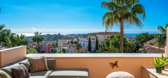 Sale of middle floor apartment in Nueva Andalucía 2