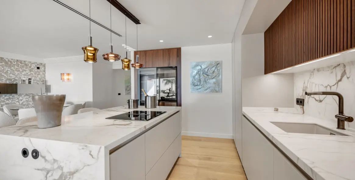 Sale of middle floor apartment in Nueva Andalucía 5