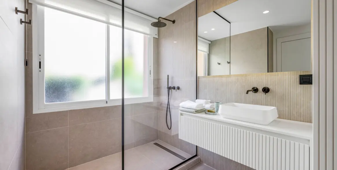 Sale of middle floor apartment in Nueva Andalucía 17