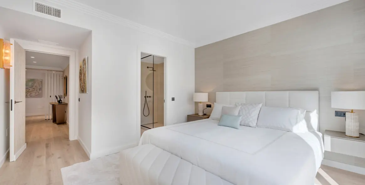 Sale of middle floor apartment in Nueva Andalucía 22