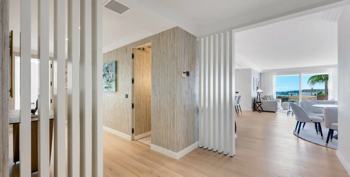 Sale of middle floor apartment in Nueva Andalucía 24