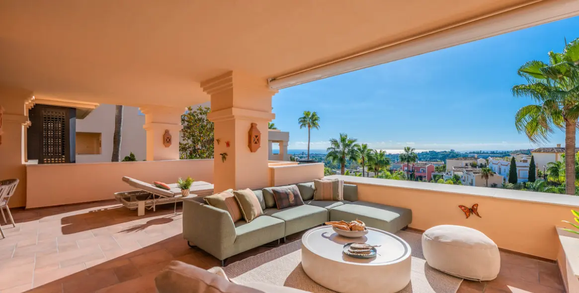 Sale of middle floor apartment in Nueva Andalucía 49