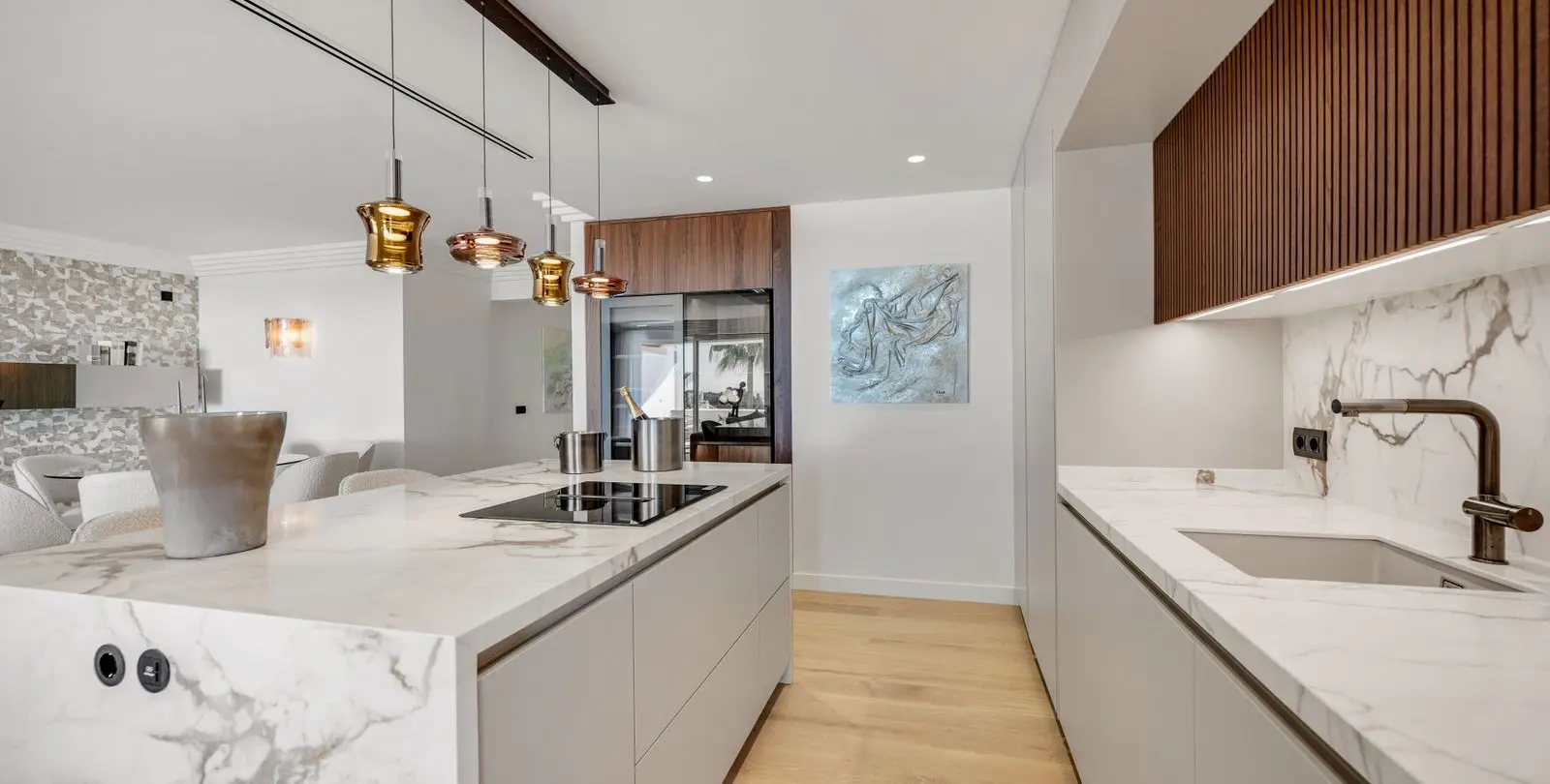 Sale of middle floor apartment in Nueva Andalucía 5