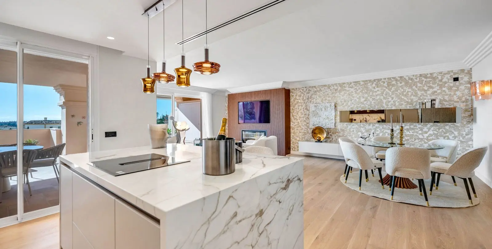 Sale of middle floor apartment in Nueva Andalucía 30