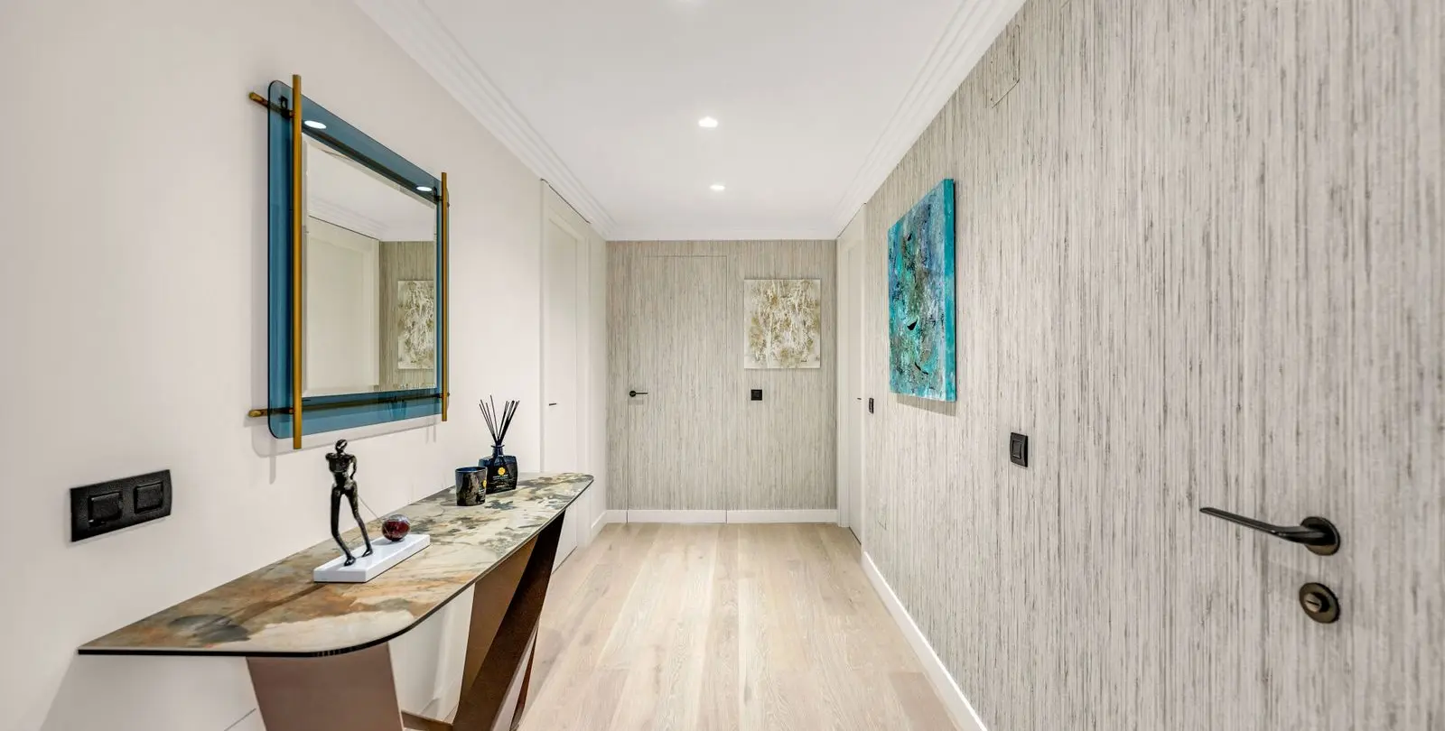 Sale of middle floor apartment in Nueva Andalucía 34