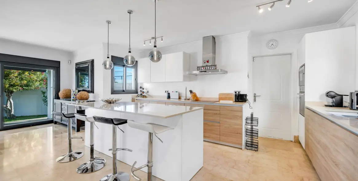 Sale of detached villa in Nueva Andalucía 5