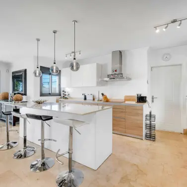 Sale of detached villa in Nueva Andalucía