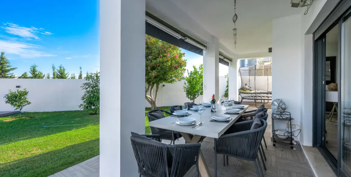 Sale of detached villa in Nueva Andalucía 10