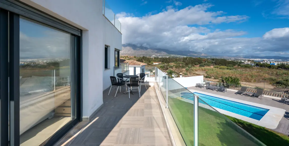 Sale of detached villa in Nueva Andalucía 17