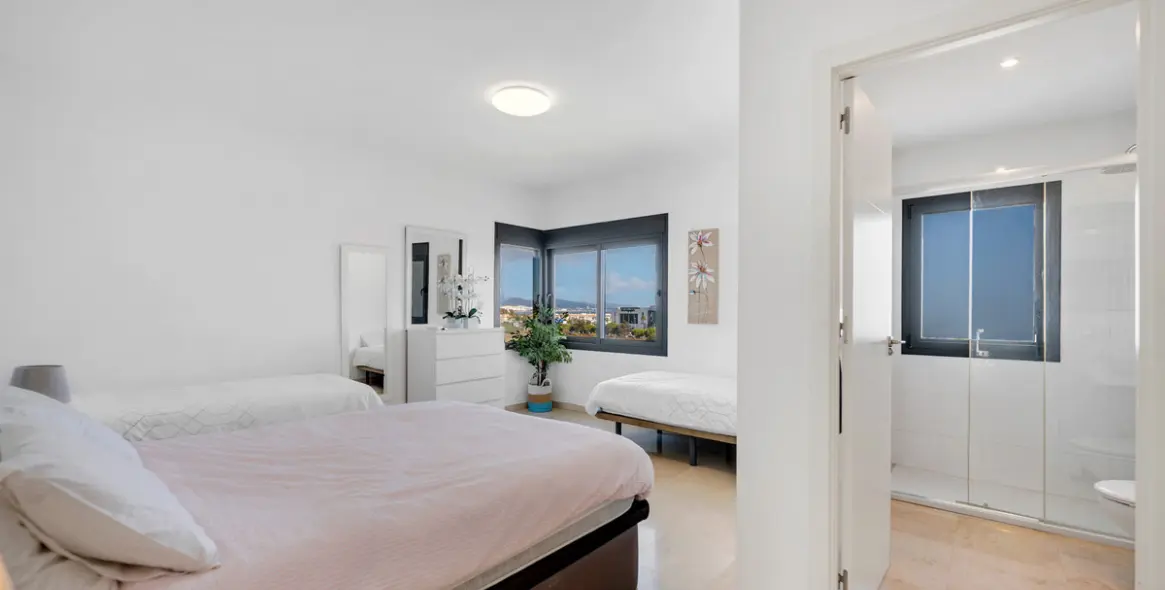 Sale of detached villa in Nueva Andalucía 20