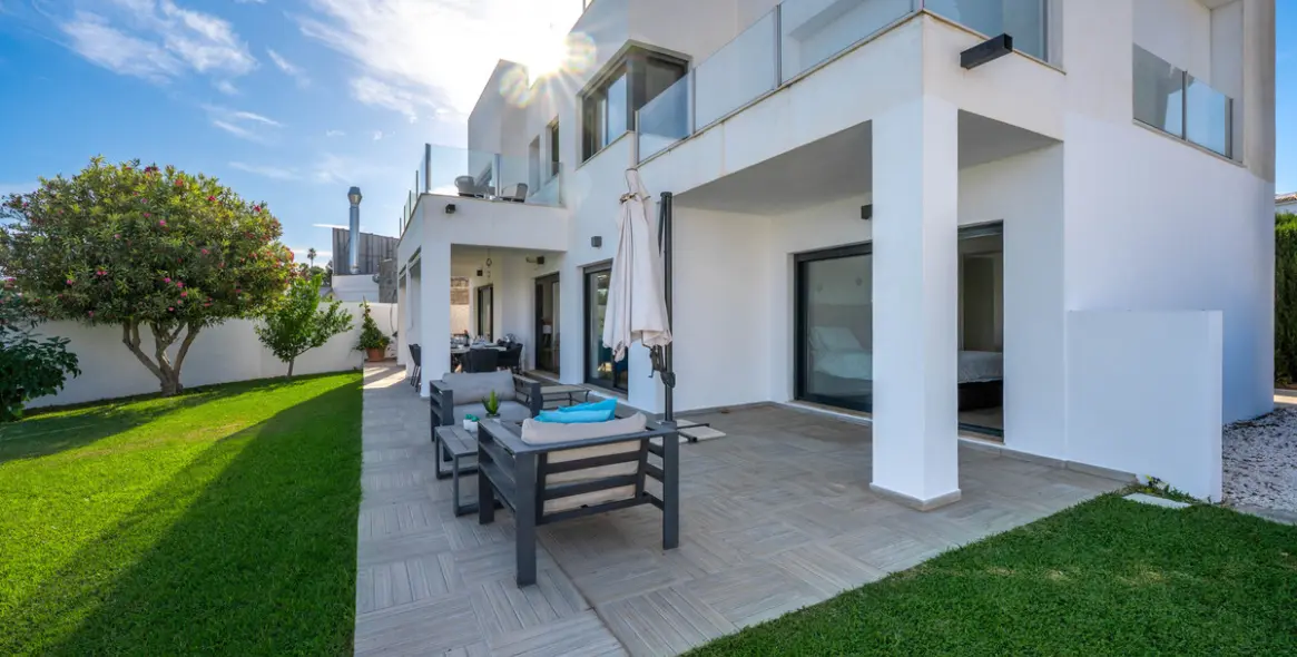 Sale of detached villa in Nueva Andalucía 24