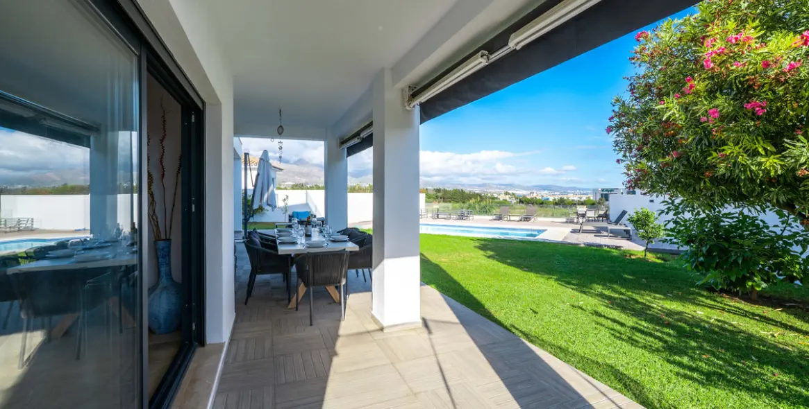 Sale of detached villa in Nueva Andalucía 25