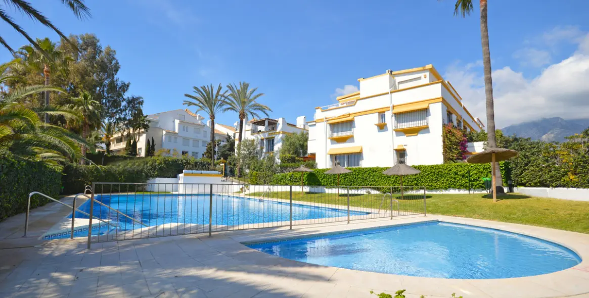 Sale of semi-detached house in The Golden Mile 1