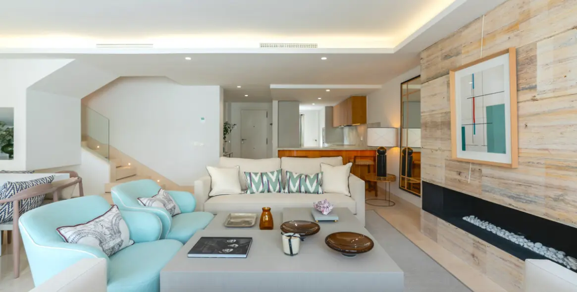 Sale of semi-detached house in The Golden Mile 6