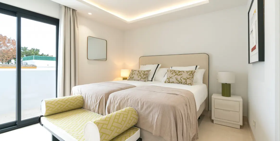 Sale of semi-detached house in The Golden Mile 14