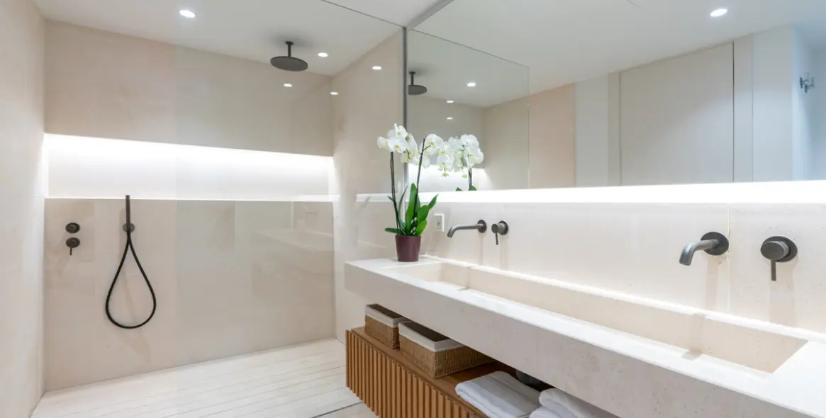 Sale of semi-detached house in The Golden Mile 16