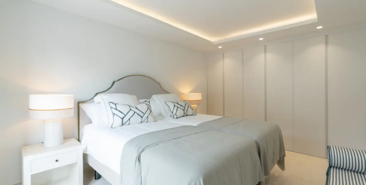 Sale of semi-detached house in The Golden Mile 19