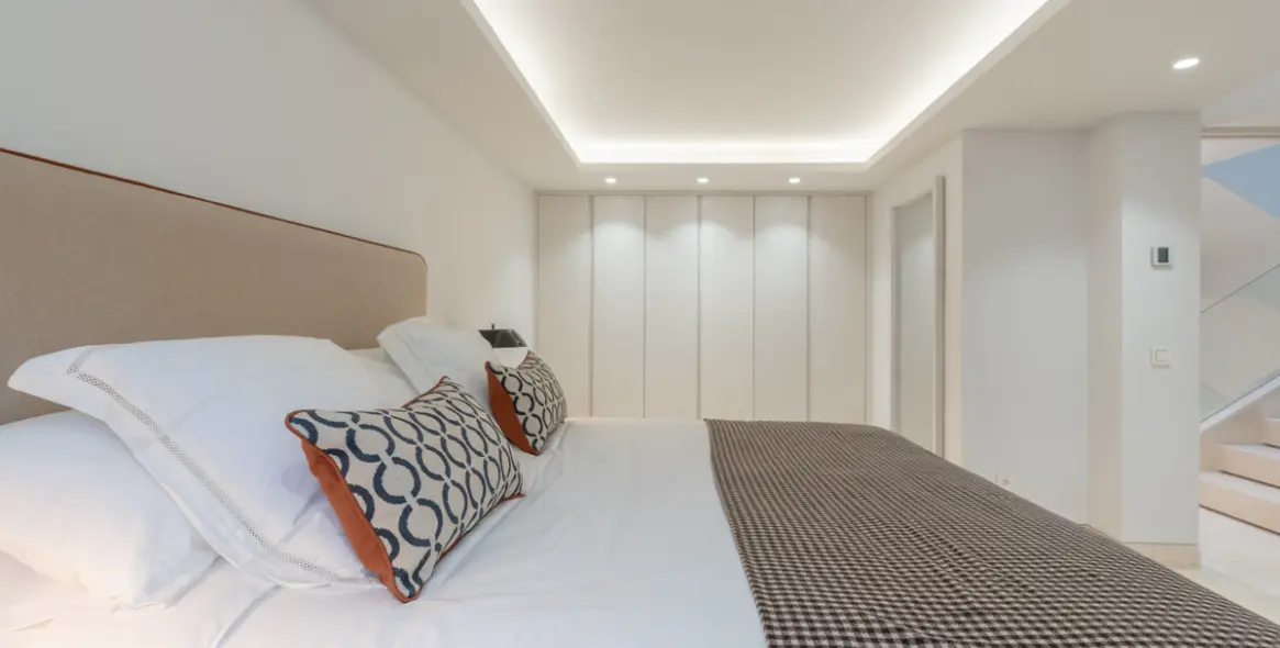 Sale of semi-detached house in The Golden Mile 24