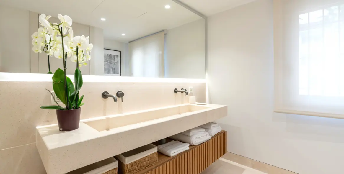 Sale of semi-detached house in The Golden Mile 25