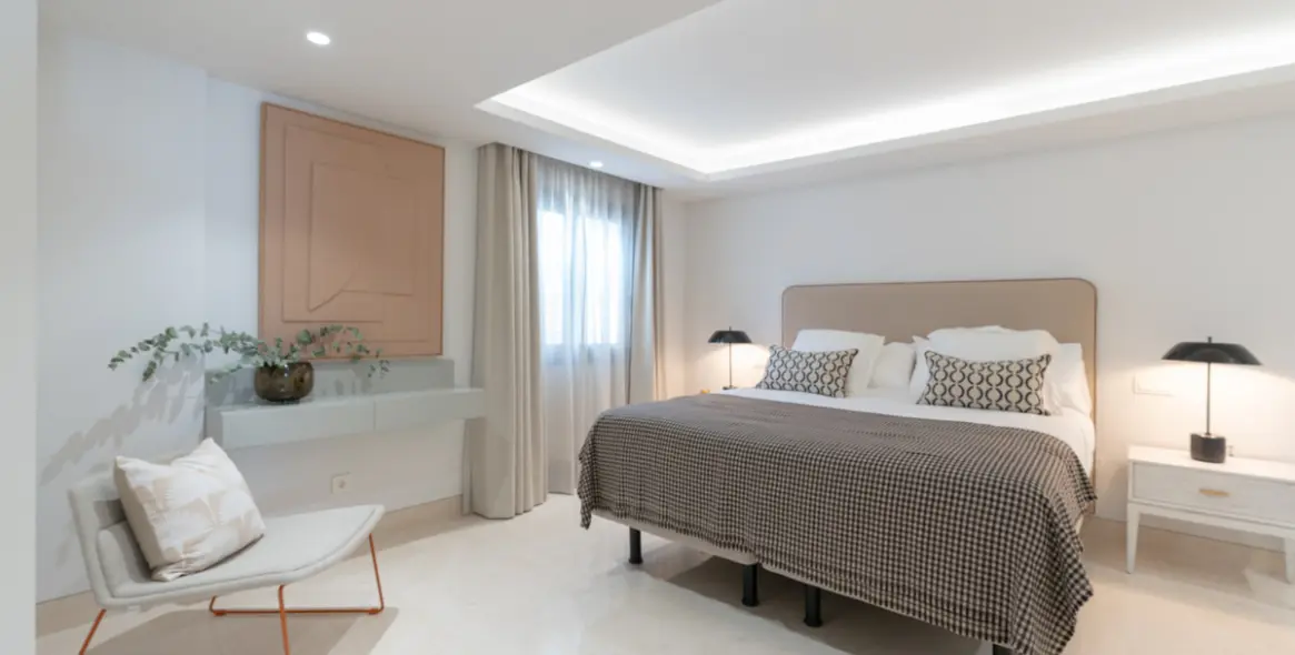 Sale of semi-detached house in The Golden Mile 26