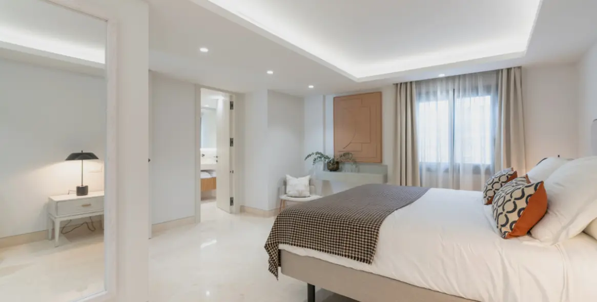 Sale of semi-detached house in The Golden Mile 27